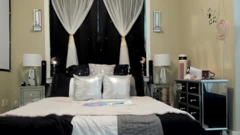 peachy online show from April 26, 7:55 pm