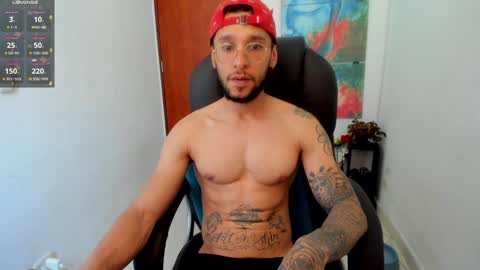 Snapshot of teylor_cristian chatting on February 8, 7:27 pm Cristhian Teylor online show from February 8, 7:27 pm