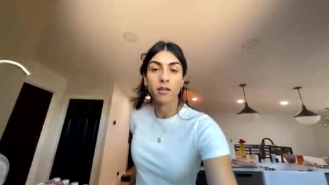 babygirlmami online show from April 4, 8:16 pm