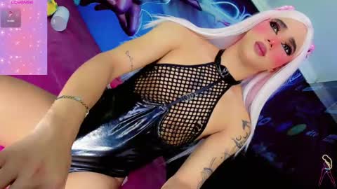 Thalia Girl online show from November 3, 11:06 pm