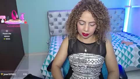 Snapshot of thalia_mills19 chatting on October 17, 3:21 am Andrea online show from October 17, 3:21 am