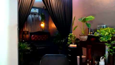 Thalia Saint online show from March 6, 7:03 am