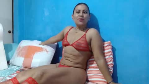 Snapshot of thamarahotx chatting on October 14, 12:35 am THAMMY online show from October 14, 12:35 am