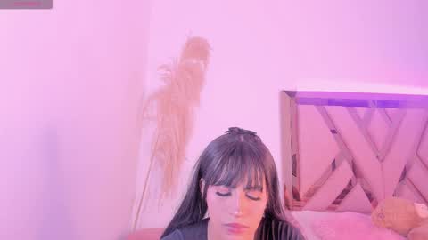 thami campanita online show from March 26, 5:02 am