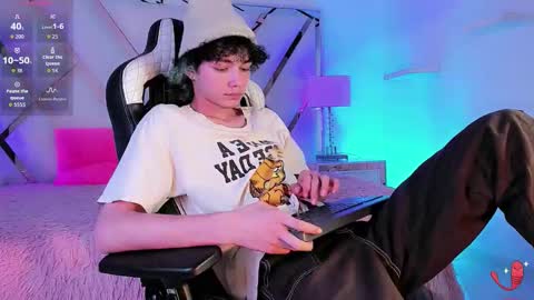 thanier_18 online show from March 13, 8:01 pm