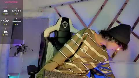 thanier_18 online show from March 29, 7:48 pm