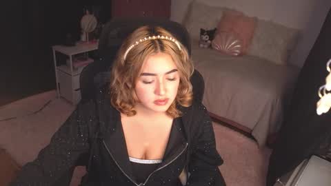 Snapshot of thatgirl2003 chatting on October 25, 12:44 am   online show from October 25, 12:44 am