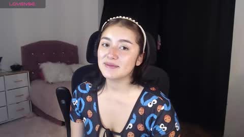 Snapshot of thatgirl2003 chatting on September 9, 1:55 pm   online show from September 9, 1:55 pm