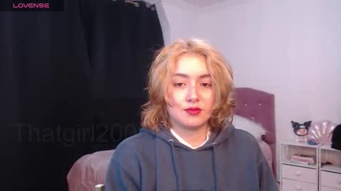 Snapshot of thatgirl2003 chatting on September 22, 7:29 pm   online show from September 22, 7:29 pm