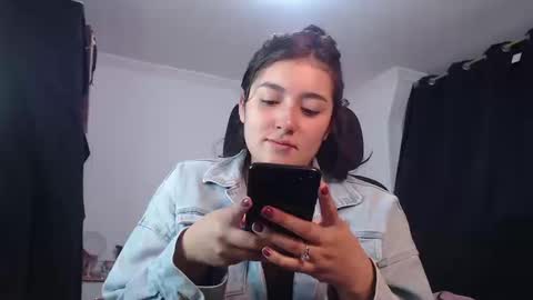 Snapshot of thatgirl2003 chatting on September 10, 3:46 pm   online show from September 10, 3:46 pm