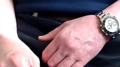 Snapshot of the1pocketrocket chatting on December 14, 1:05 pm the1pocketrocket online show from December 14, 1:05 pm