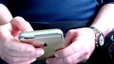 Snapshot of the1pocketrocket chatting on January 4, 12:16 pm the1pocketrocket online show from January 4, 12:16 pm