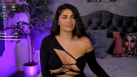 Aisha online show from February 5, 9:15 am