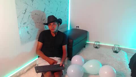 Sean OPry   online show from November 14, 3:20 am