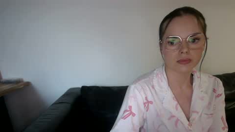 Jade online show from July 21, 7:05 pm