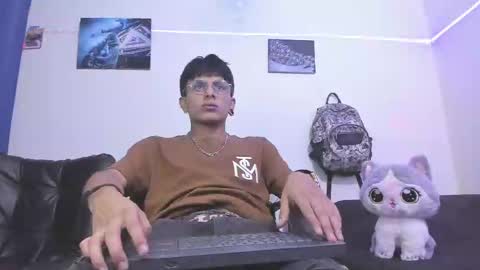 Danny online show from December 13, 1:15 am