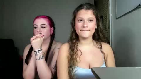 Snapshot of thebaileybrooks chatting on October 21, 4:17 am thebaileybrooks online show from October 21, 4:17 am