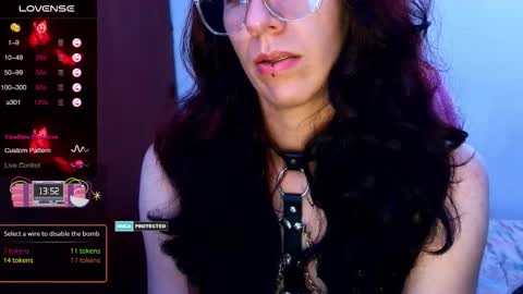 Snapshot of thecherry_paulette chatting on October 14, 4:26 am Paulette online show from October 14, 4:26 am