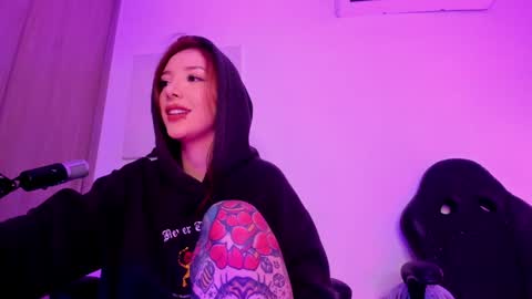 Alicia Alikath  online show from January 11, 12:22 am