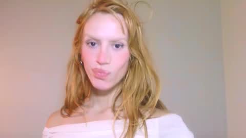 Yolanda online show from November 8, 3:48 pm