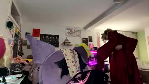 KIng Venus online show from December 21, 3:25 am