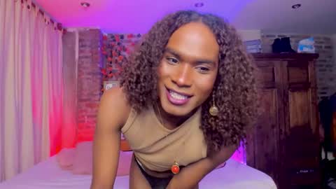 Goldie online show from October 17, 2:04 am