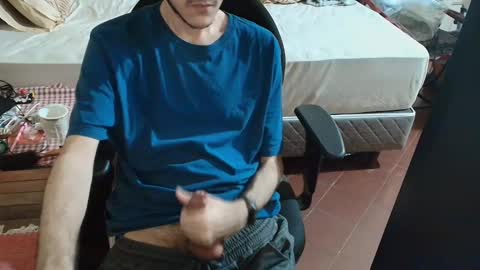 Snapshot of thegreatmagus chatting on December 8, 12:02 am Max online show from December 8, 12:02 am