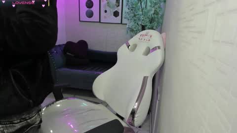 Theia  online show from February 25, 12:31 pm