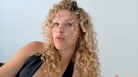 Lily Marie online show from June 16, 9:52 pm