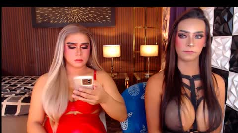 Paula online show from April 7, 8:33 pm