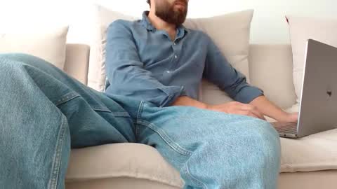 TheMonarchGoat online show from October 21, 6:07 am