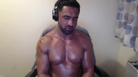 Snapshot of themusclefactory chatting on October 5, 6:37 pm TheMuscleFactory online show from October 5, 6:37 pm
