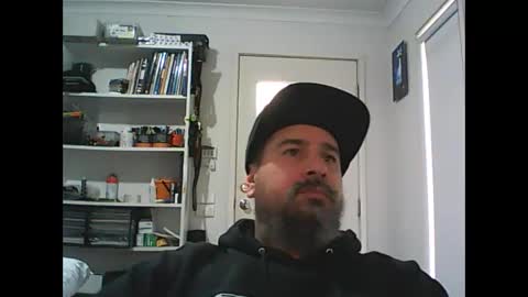 Snapshot of theozbeardguy chatting on October 24, 1:39 am aussiebeard online show from October 24, 1:39 am