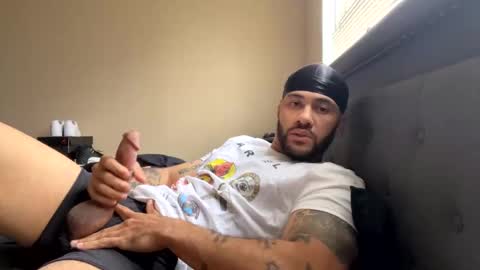 Snapshot of thepipe_layer chatting on January 2, 7:29 pm ThePipe online show from January 2, 7:29 pm