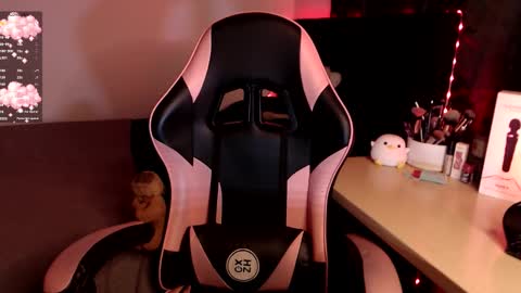 Sara online show from February 12, 6:55 pm