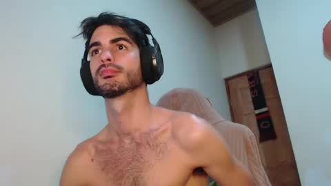 Santiago Enrique online show from May 4, 6:31 am