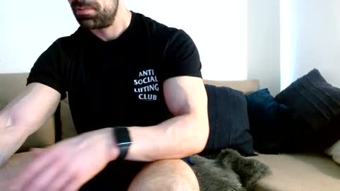 Yoshi online show from February 20, 8:36 pm