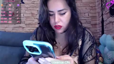 therosepetal online show from January 27, 9:02 am