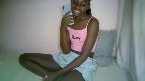 Snapshot of therry_heart chatting on September 29, 10:58 am hearty online show from September 29, 10:58 am