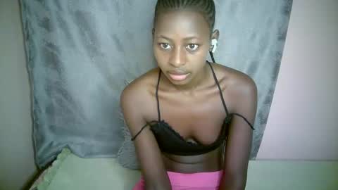 Snapshot of therry_heart chatting on October 7, 4:52 am hearty online show from October 7, 4:52 am