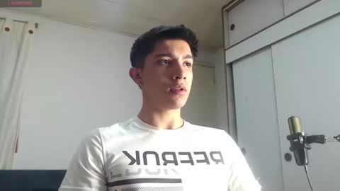 thesaint_xxx online show from March 17, 5:45 am