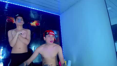 David y Daniel online show from June 14, 2:24 am