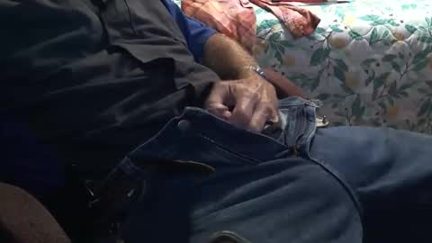 Snapshot of thetnguy chatting on October 16, 10:41 pm thetnguy online show from October 16, 10:41 pm