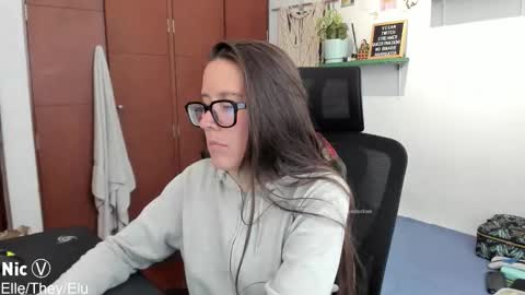 Nicole online show from December 22, 8:15 pm