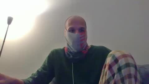 Scarf guy online show from October 21, 6:18 am