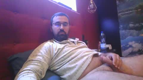 Snapshot of theviper1990 chatting on December 19, 2:34 am Carlos1990 online show from December 19, 2:34 am