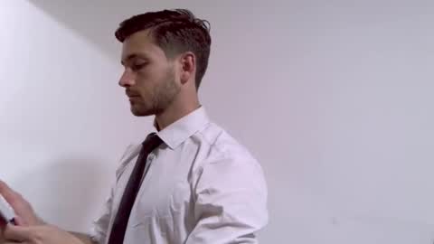 The Waiter online show from November 25, 5:34 pm