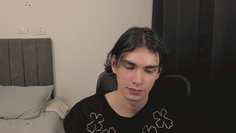 thiaan__ online show from December 25, 11:10 pm