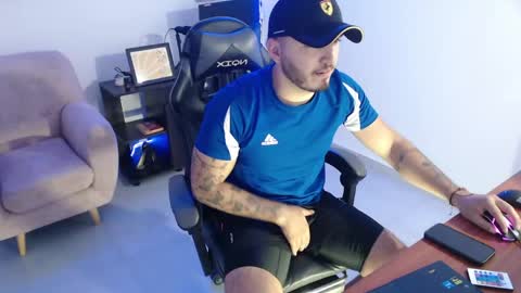 thiago_420 online show from May 26, 11:11 pm