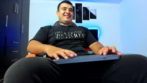 Thiago online show from November 16, 6:26 am